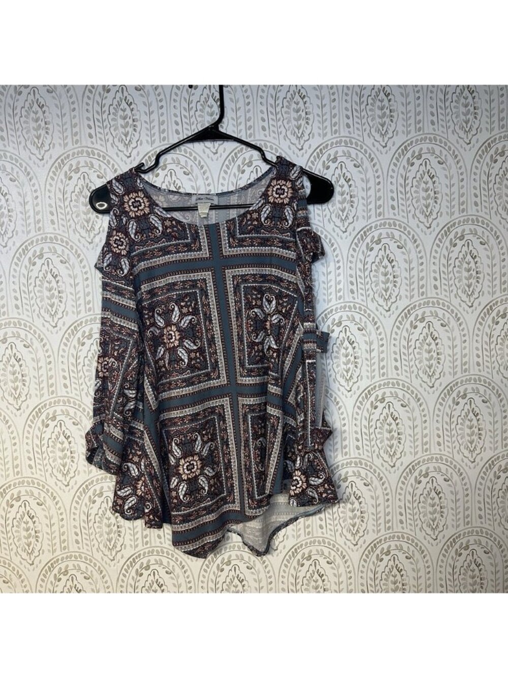 Star Vixen Womans Size Small Top Bohemian Slits On Sleeves Paisley‎ Print Chic